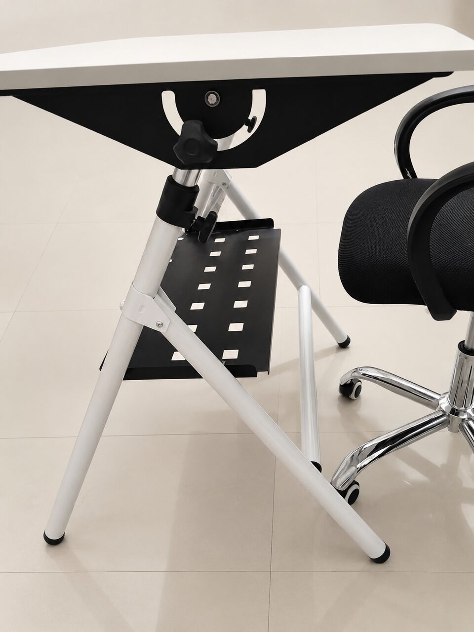 Al Badr, Temp Jobs, Table With Chair For Sale, Price 150 Riyals Only