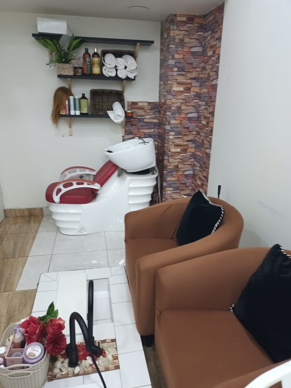 Manama, Businesses For Sale, Ladies Salon & Spa For Sale