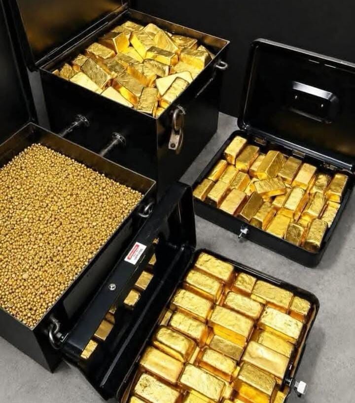 Central Jakarta, Jewelry, Gold And AAA Grade Bank Notes For Sale