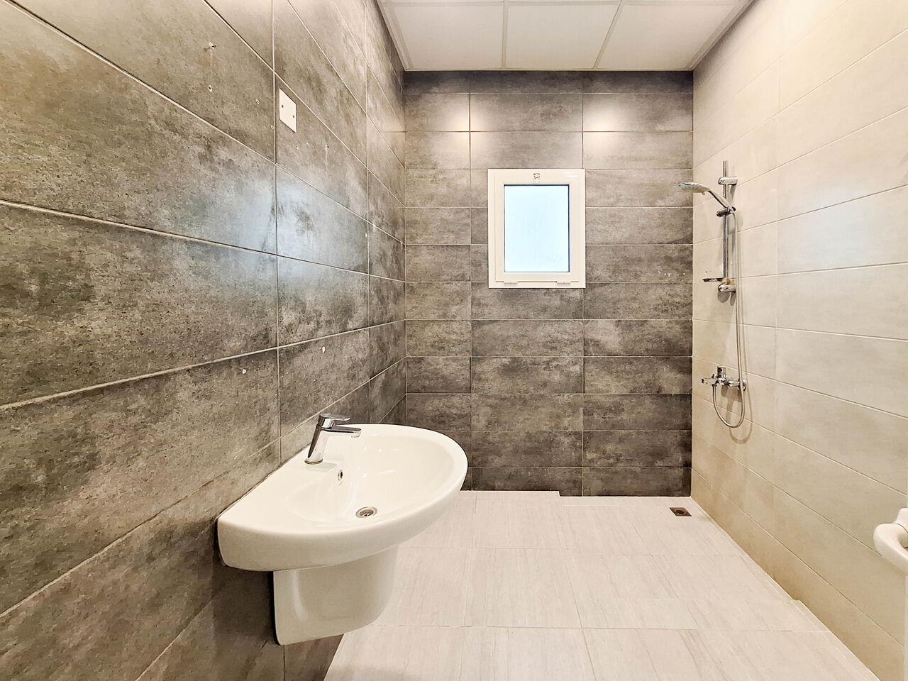 Tubli, Apartments, Flats, Houses & Villas, BHD 290/month,  2 BR,  Semi Furnished Apartment For Rent In Tubli Area Including EWA.