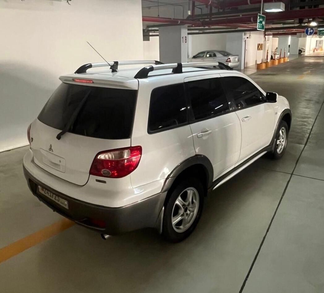 Manama, Vehicles, Cars & Trucks , BHD 1100,  Mitsubishi Outlander Suv,  2005,  188 KM,  Excellent Car