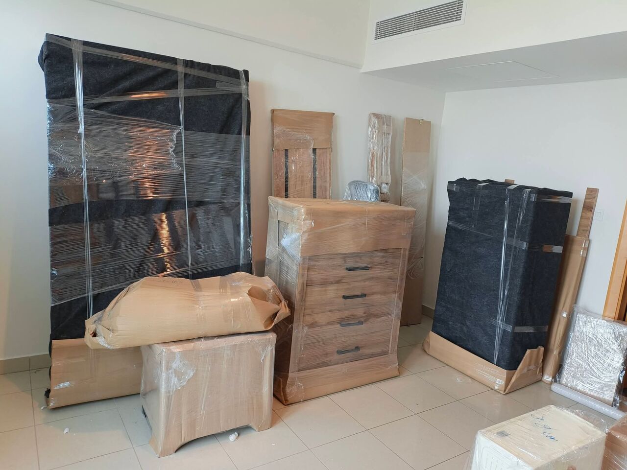 Jeddah, Cargo, Professional Furniture Moving & Transport Service In Jeddah