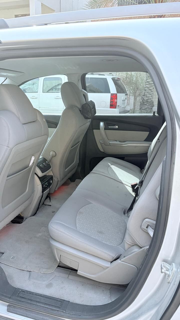 Al Mazruiyah, Vehicles, Cars & Trucks , SAR 2,  Gmc Acadia,  2011,  Automatic,  255000 KM,