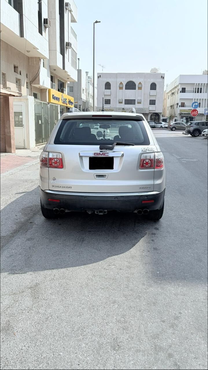 Al Mazruiyah, Vehicles, Cars & Trucks , SAR 2,  Gmc Acadia,  2011,  Automatic,  255000 KM,