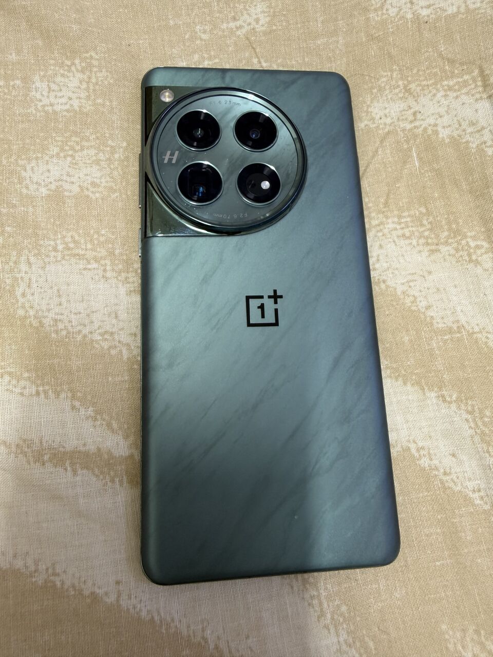 Al Malaz, Mobile Phones, SAR 1500,  OnePlus 12 5G (Flowy Emerald, 256GB / 12GB RAM)