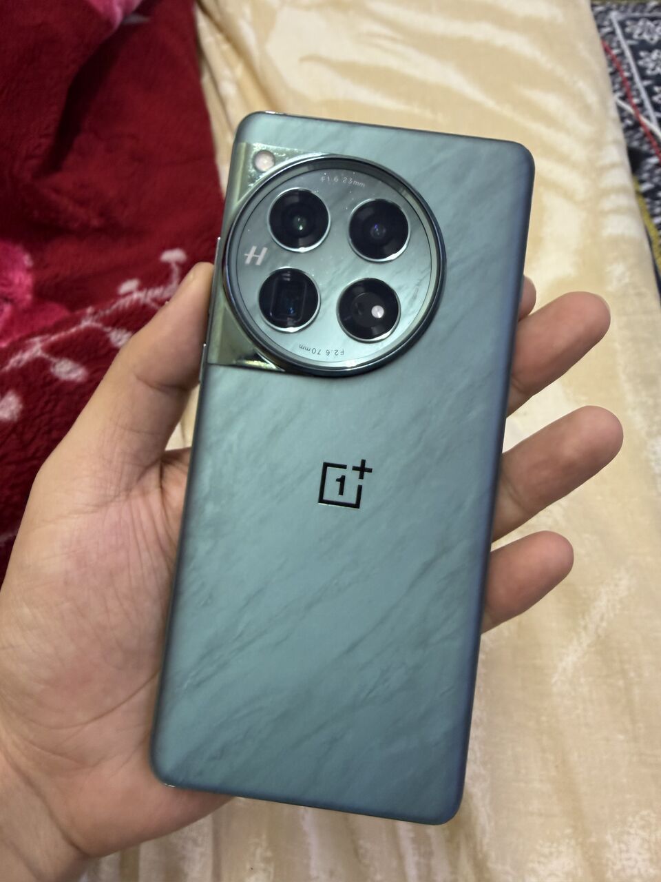 Al Malaz, Mobile Phones, SAR 1500,  OnePlus 12 5G (Flowy Emerald, 256GB / 12GB RAM)