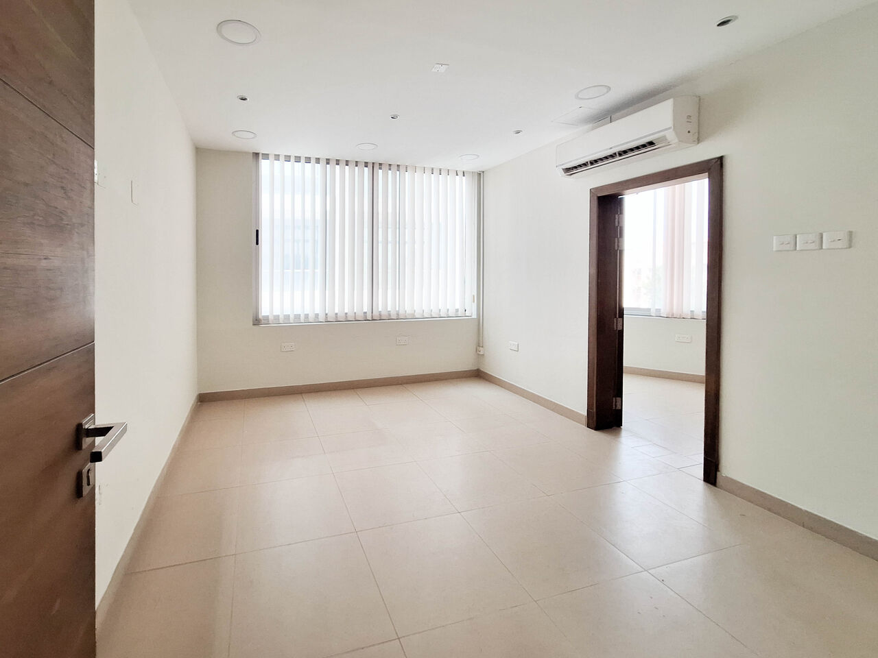 Umm Al Hassam, Offices, BHD 500,  190 Sq. Meter,  Commercial Office For Rent In The Umm Al Hassam Area, Featuring A Prime Location