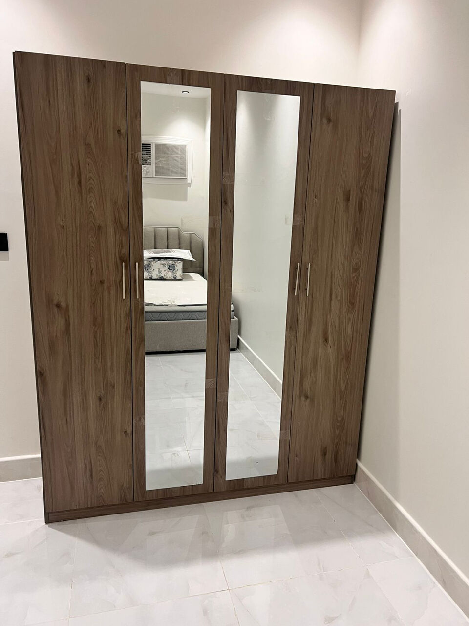 Jeddah, Furniture, SAR 5,  Luxury Wooden Wardrobes Are Available For Sale At Affordable Pricees...Made Of China Wood.