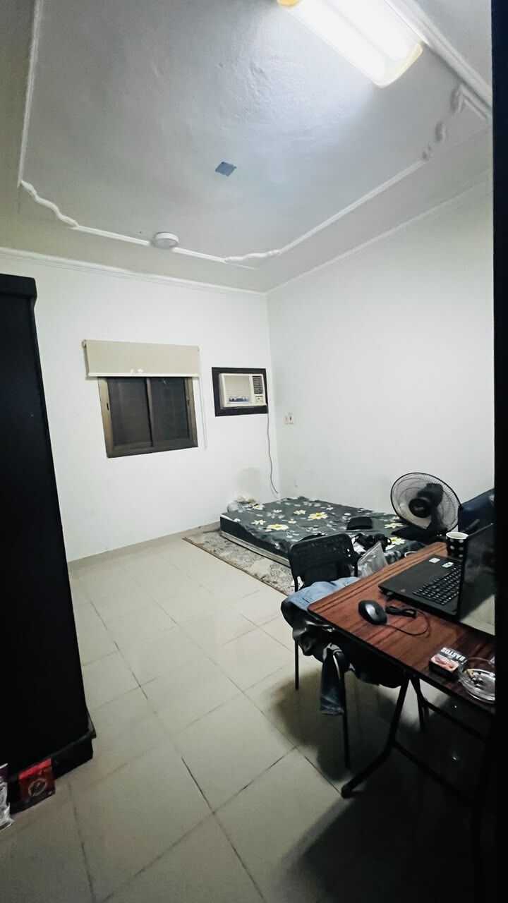 Khobar, Housing Exchanges, SAR 16000/year,  2 BR,  750 Sq. Meter,  Fully Furnished 2-room Flat On Zulfi Street, Khobar, With 2 Bathrooms, Hall, Large Kitchen