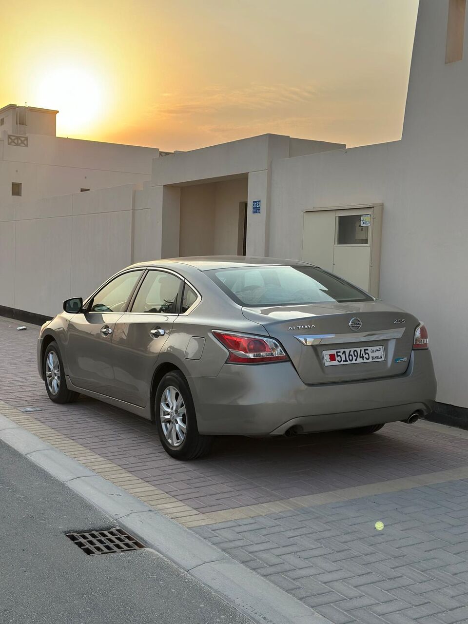 Riffa, Vehicles, Cars & Trucks , BHD 1900,  Nissan Altima 2.5 Very Urgent Sale,  2015,  Automatic,  172000 KM,  Excellent Condition