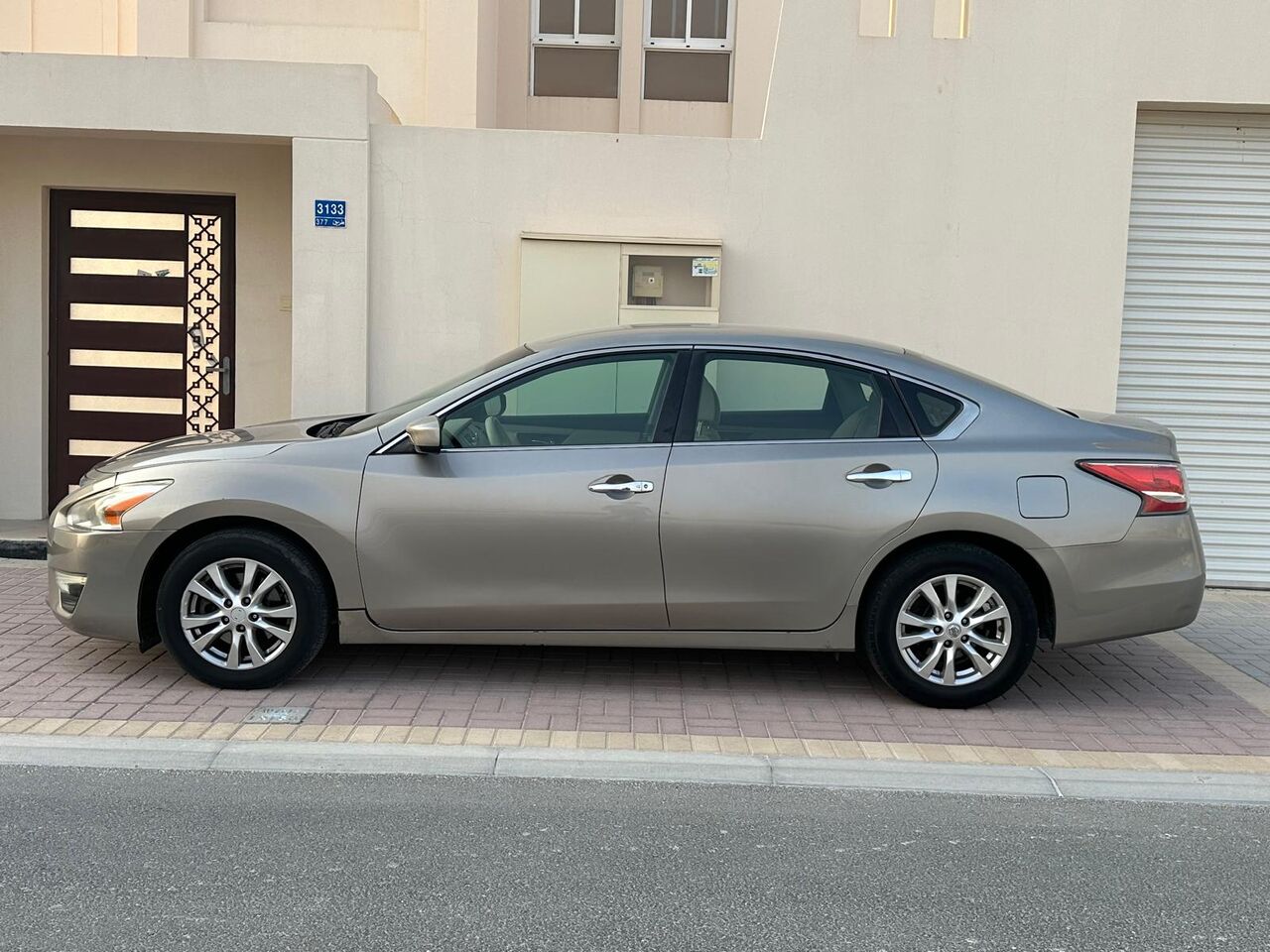 Riffa, Vehicles, Cars & Trucks , BHD 1900,  Nissan Altima 2.5 Very Urgent Sale,  2015,  Automatic,  172000 KM,  Excellent Condition