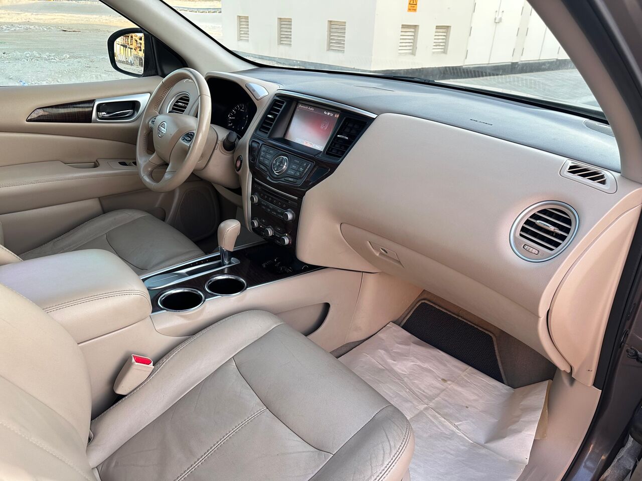 Riffa, Vehicles, Cars & Trucks , BHD 2500,  Nissan Pathfinder Full Option Panorama,  2014,  Automatic,  131000 KM,  Excellent Condition