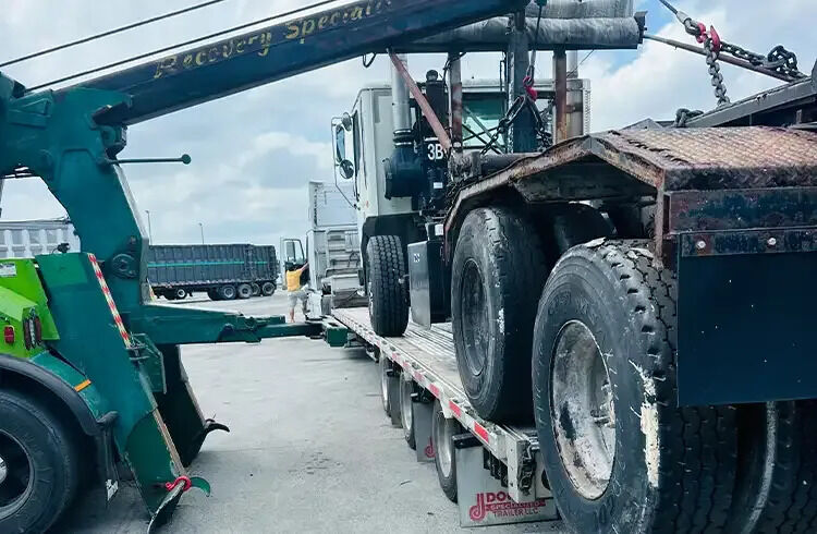 New York, Automotive, When Heavy Vehicles Break Down, Choose Emergency Heavy-Duty Towing Florida