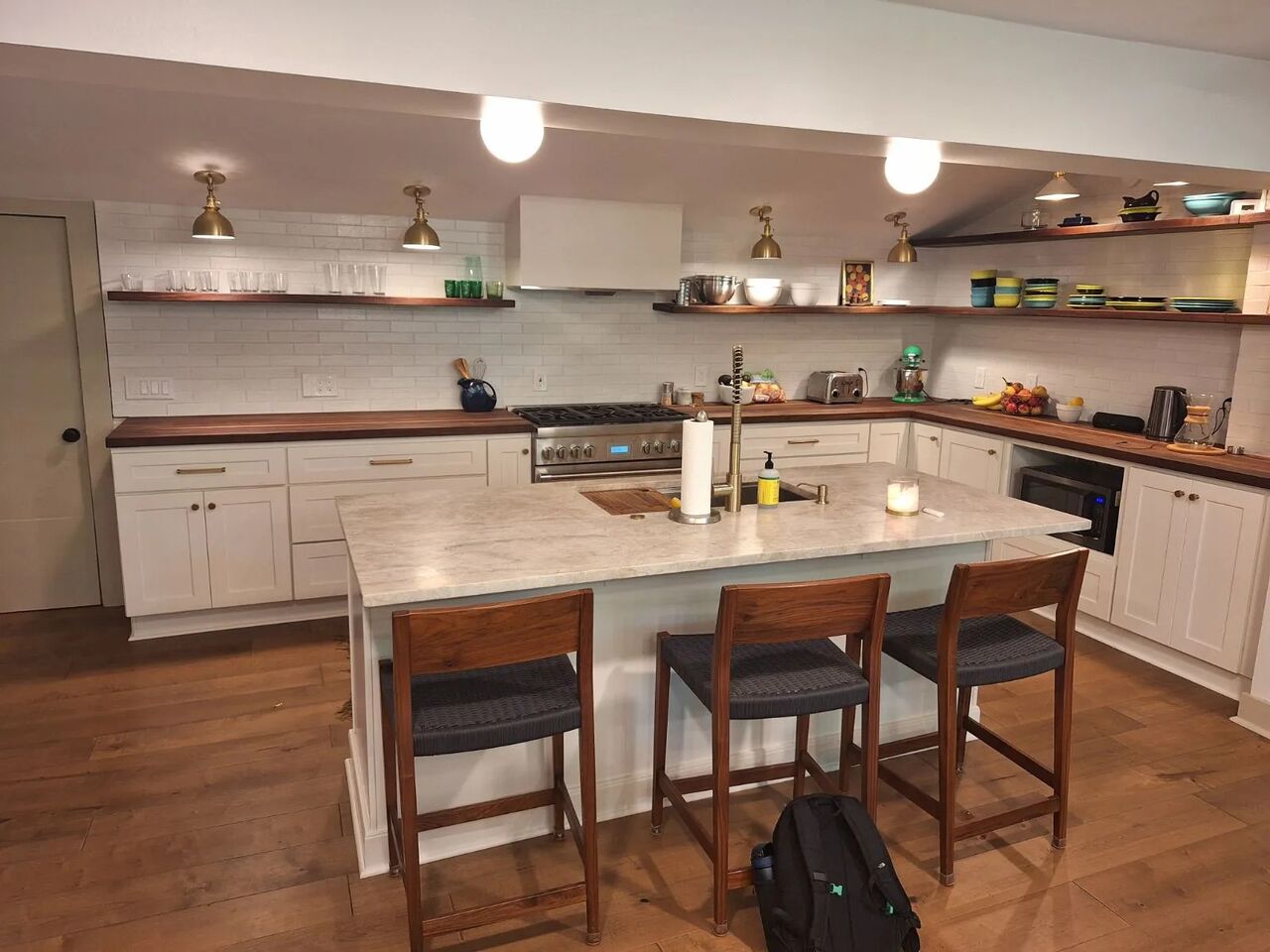 New York, Business, Professional Floating Shelves Installation Near You