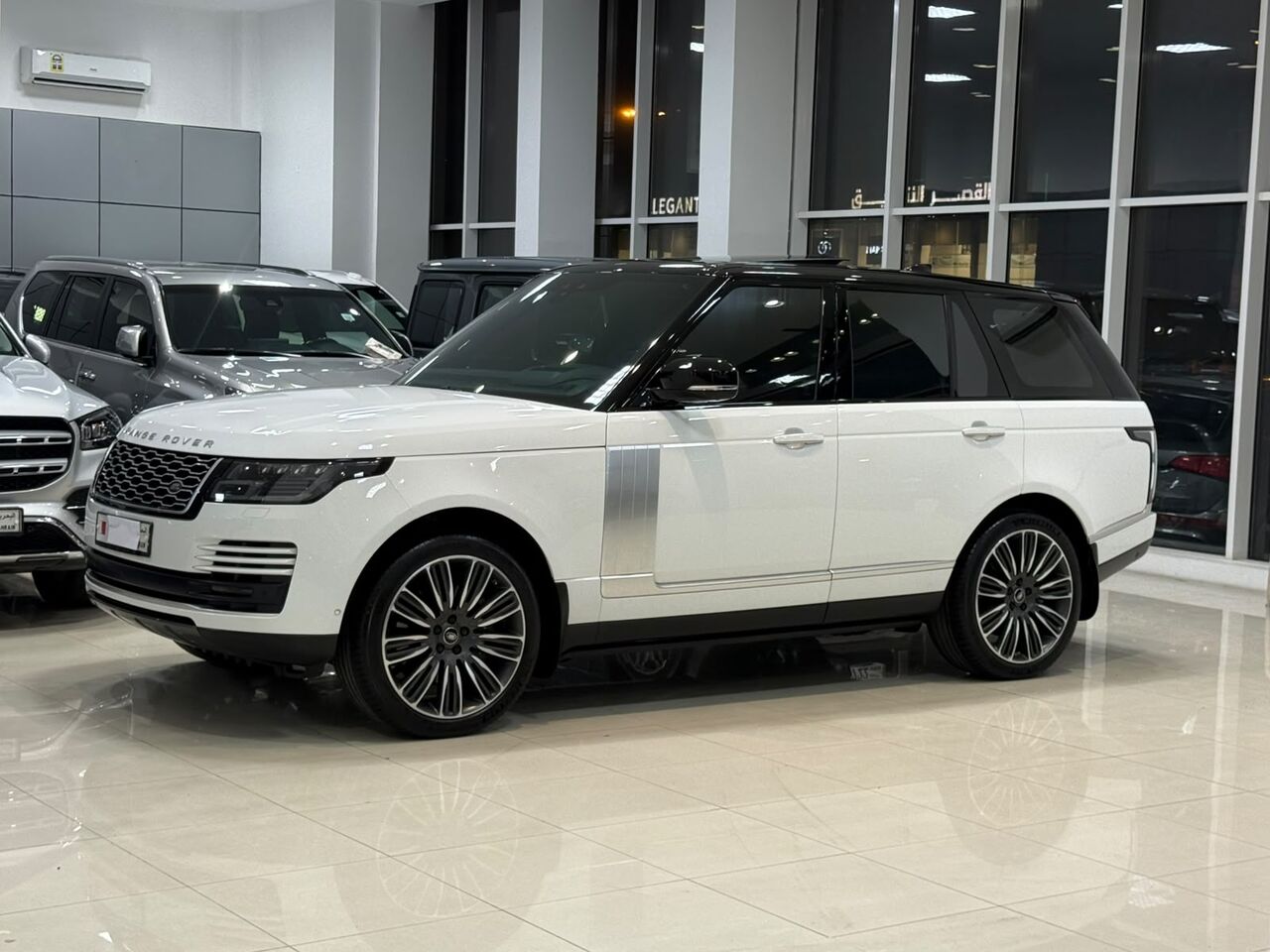 Manama, Vehicles, Cars & Trucks , BHD 18900,  Range Rover Vogue SE,  2020,  Automatic,  66400 KM,    (White)