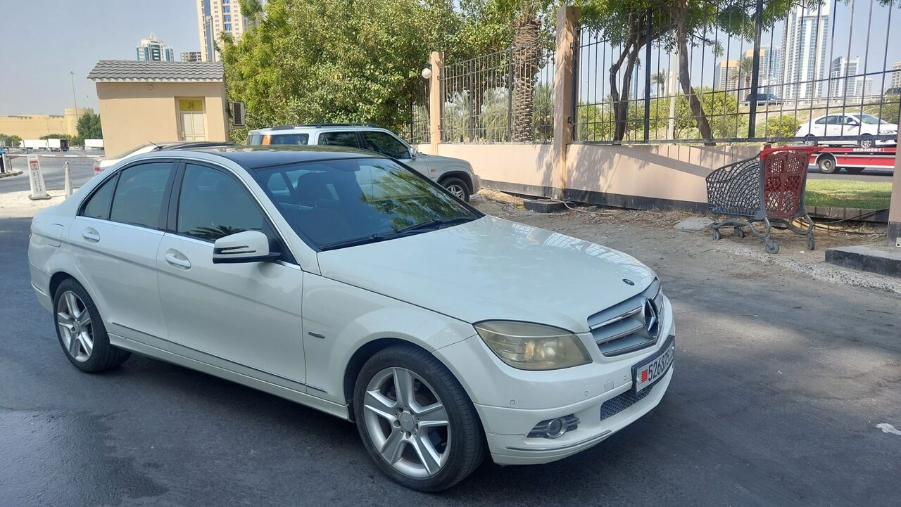 Manama, Vehicles, Cars & Trucks , BHD 1850,  Mercedes-Benz E 230 Full Option Panoroma Very Good Condation,  2009,  Automatic,  190000 KM,
