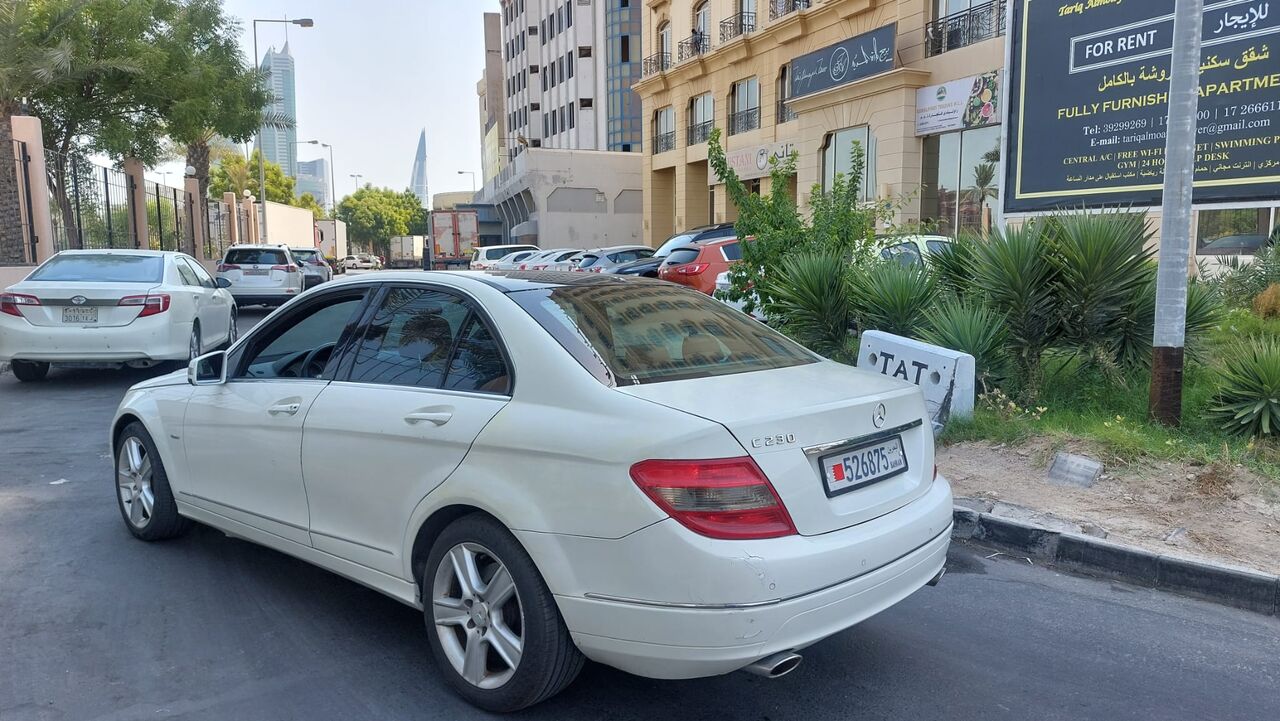 Manama, Vehicles, Cars & Trucks , BHD 1850,  Mercedes-Benz E 230 Full Option Panoroma Very Good Condation,  2009,  Automatic,  190000 KM,