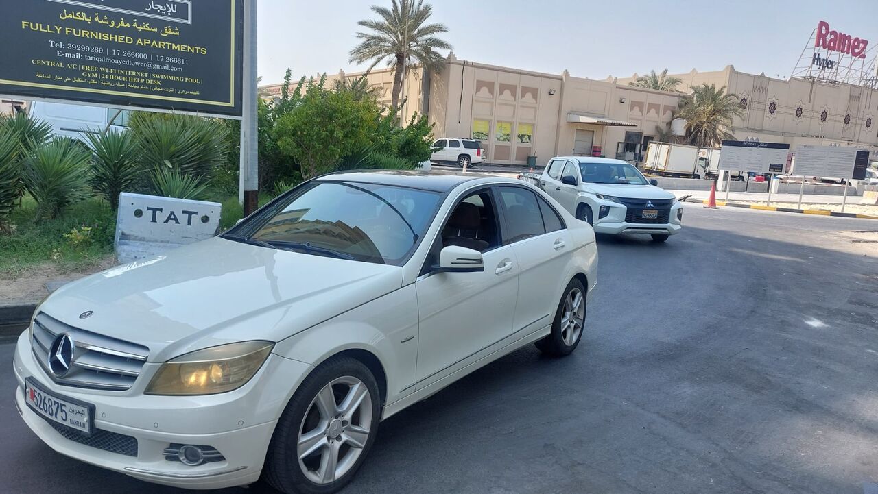 Manama, Vehicles, Cars & Trucks , BHD 1850,  Mercedes-Benz E 230 Full Option Panoroma Very Good Condation,  2009,  Automatic,  190000 KM,