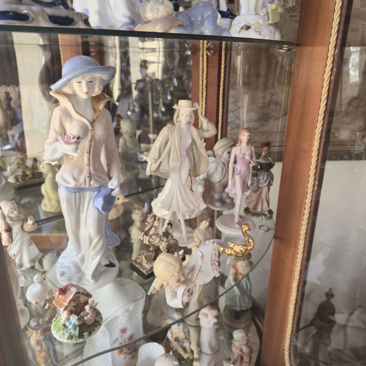 Amman, Collectibles, JOD 17000,  Collectables: Antiques. Paintings. Home Furniture. Usables