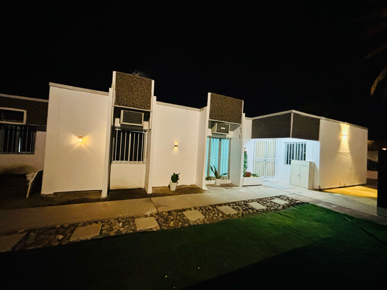 Yanbu, Apartments, Flats, Houses & Villas, SAR 35000/year,  3 BR,  NEWELY RENOVATED 3 BHK