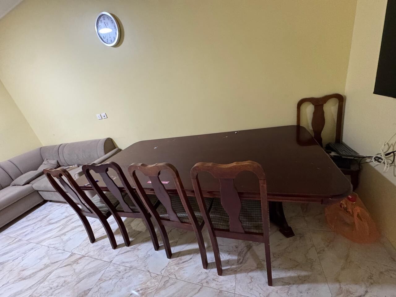 Jubail, Furniture, SAR 100,  Dining Table And Wardrobe