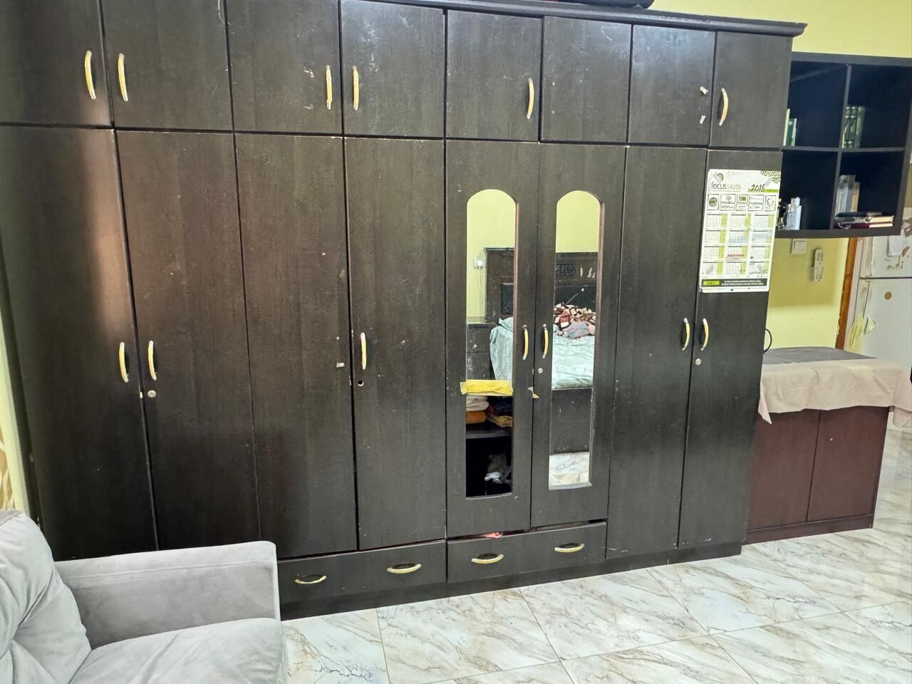 Jubail, Furniture, SAR 100,  Dining Table And Wardrobe