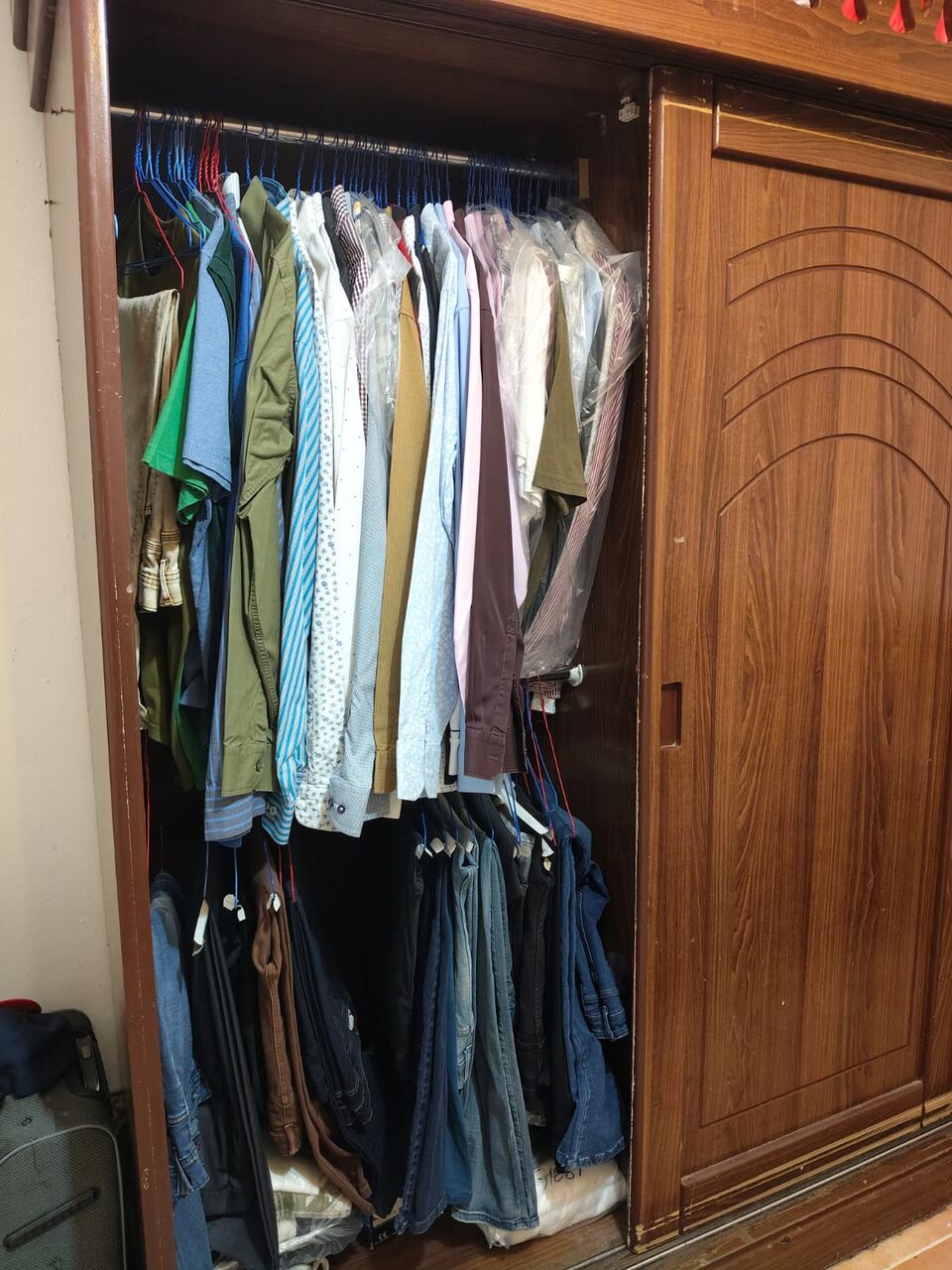 Dammam, Household Items, SAR 200,  6 Door Wardrobe