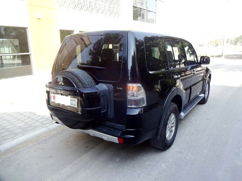 Manama, Vehicles, Cars & Trucks , BHD 3800,  Mitsubishi Pajero,  2014,  Automatic,  159000 KM,   7-Seater  Well Maintained Suv For Sale