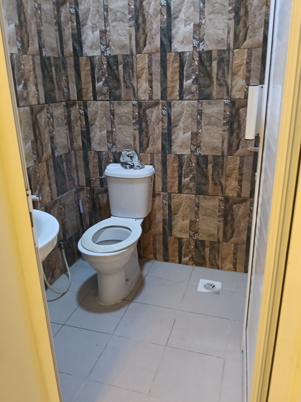 Gudaibiya, Apartments, Flats, Houses & Villas, BHD 220/month,  2 BR,  2 Bedroom Unfurnished Flat For Rent With Ewa
