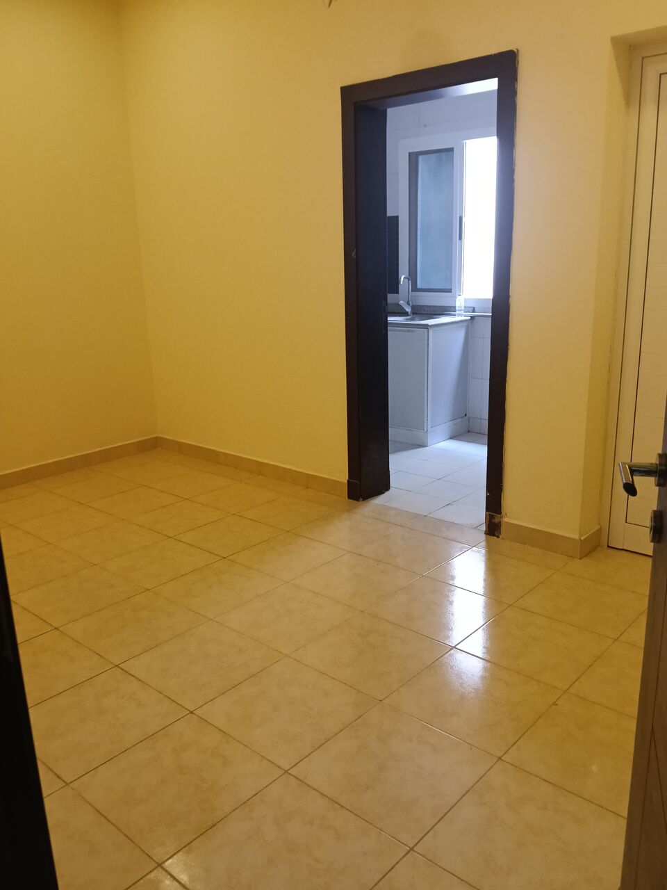 Gudaibiya, Apartments, Flats, Houses & Villas, BHD 170/month,  1 BR,  1 Bedroom Semi Furnished Flat For Rent With Ewa Unlimited