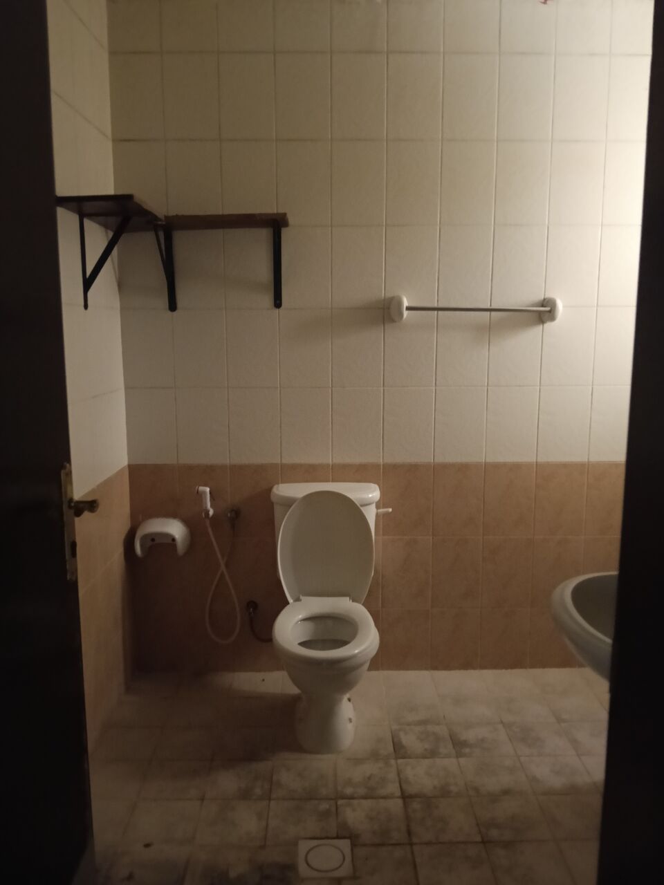 Gudaibiya, Apartments, Flats, Houses & Villas, BHD 150/month,  2 BR,  2 Bedroom Unfurnished Flat For Rent Without Ewa