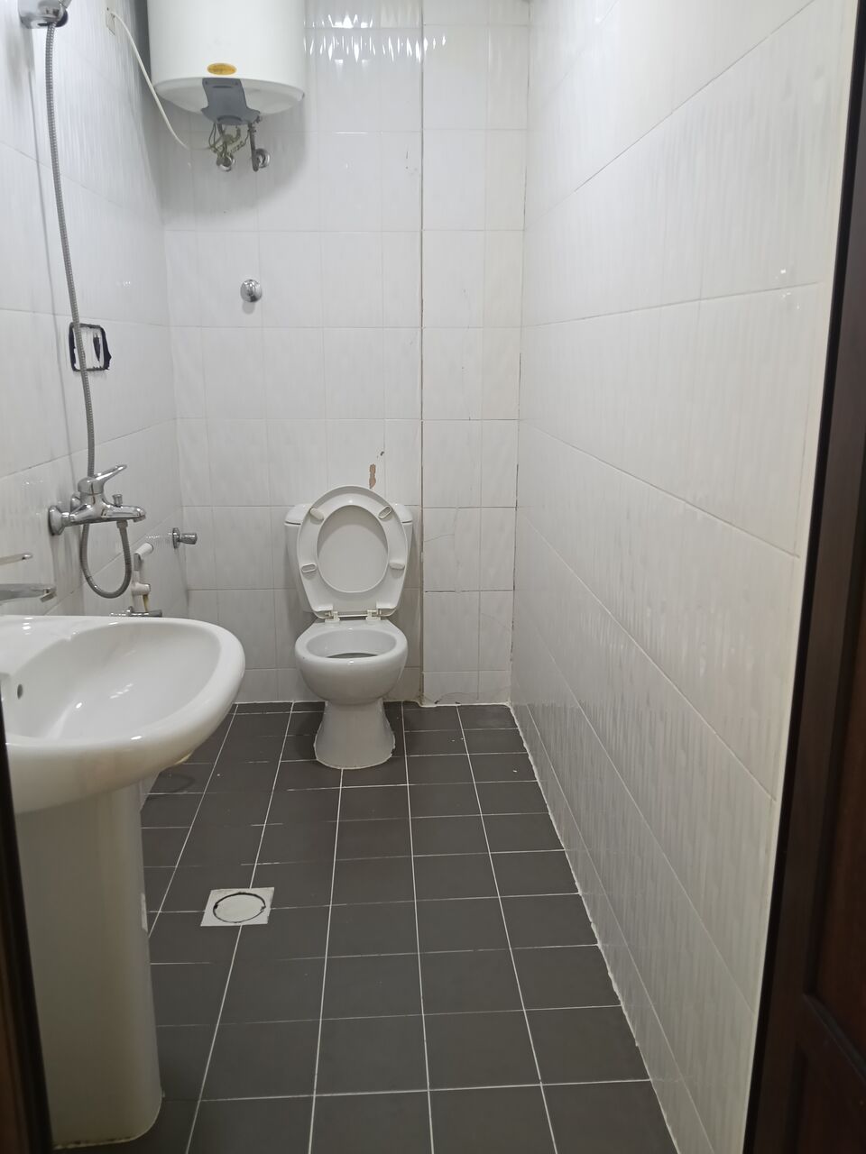 Gudaibiya, Apartments, Flats, Houses & Villas, BHD 190/month,  2 BR,  2 Bedroom Unfurnished Flat For Rent With Ewa
