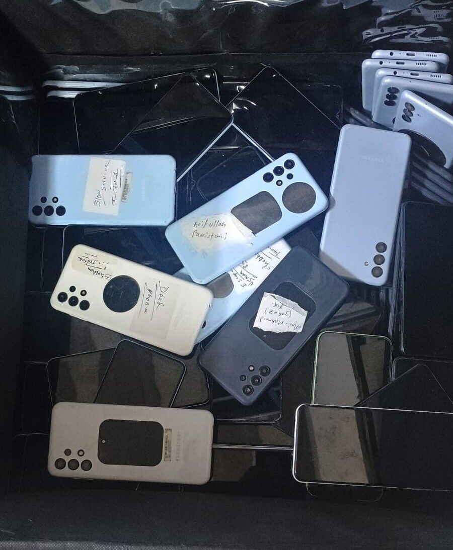 Al Yasmin, Mobile Phones, SAR 200,  400 Used Samsung Mobile Lot Sell পুরাতন মোবাইল পাইকারি লট