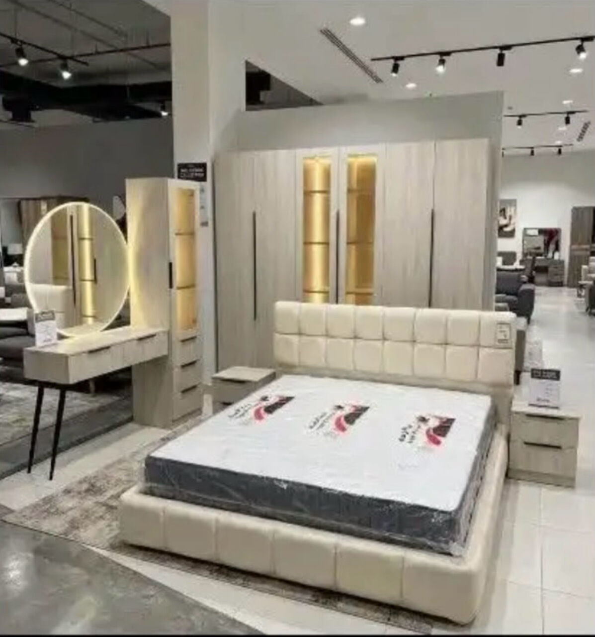 Jeddah, Furniture, SAR 5,  Luxury And Well Designed Bedroom Furniture Sets Are Available With Best Quaility For Sale.