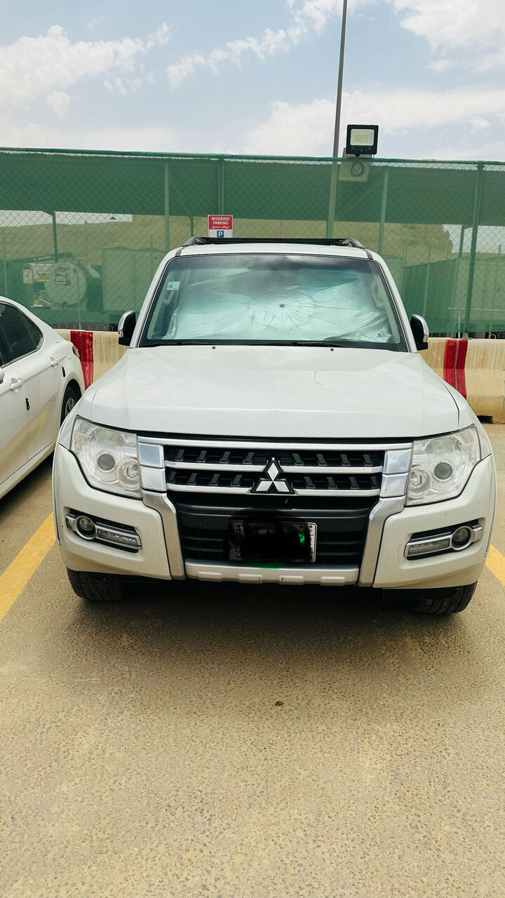 Riyadh, Vehicles, Cars & Trucks , SAR 52000,  Mitsubishi Pajero,  2018,  Automatic,  252000 KM,  SAR 52000,  5-Door, , Auto, New Tyre & Battery, 252000km, Perfct Cndn