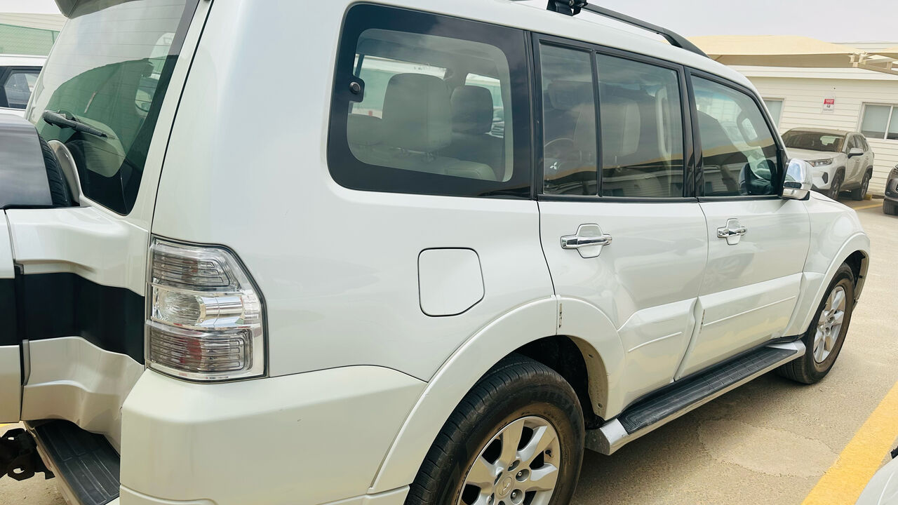 Riyadh, Vehicles, Cars & Trucks , SAR 52000,  Mitsubishi Pajero,  2018,  Automatic,  252000 KM,  SAR 52000,  5-Door, , Auto, New Tyre & Battery, 252000km, Perfct Cndn