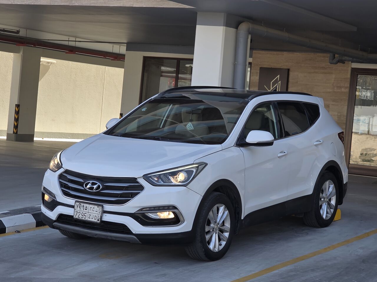 Dammam, Vehicles, Cars & Trucks , SAR 41000,  Hyundai Santa Fe,  2018,  Automatic,  194000 KM,  Haif Full. Economy For Petrol. 4cylinder