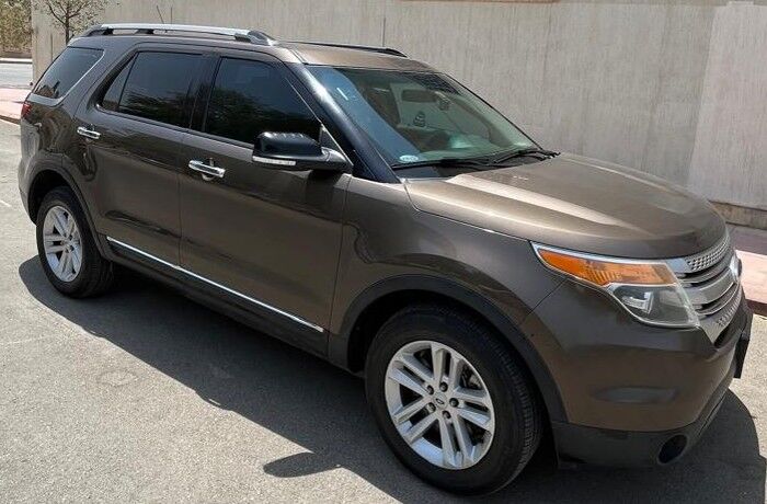 Riyadh, Vehicles, Cars & Trucks , SAR 46000,  2015,  2015,  Automatic,  295000 KM,  Ford Explorer  (XLT) Metallic Gold Color