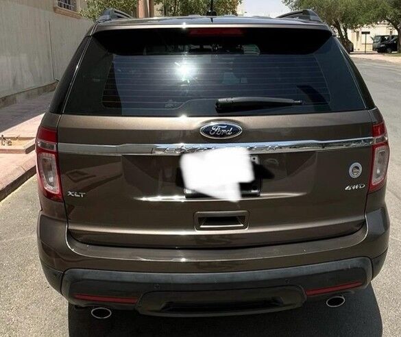 Riyadh, Vehicles, Cars & Trucks , SAR 46000,  2015,  2015,  Automatic,  295000 KM,  Ford Explorer  (XLT) Metallic Gold Color