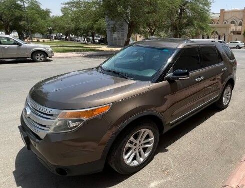 Riyadh, Vehicles, Cars & Trucks , SAR 46000,  2015,  2015,  Automatic,  295000 KM,  Ford Explorer  (XLT) Metallic Gold Color