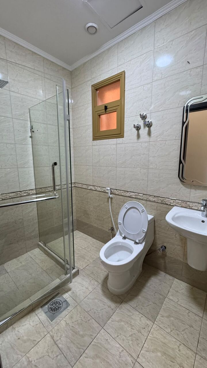 Kuwait City, Apartments, Flats, Houses & Villas, KWD 1100/month,  5 BR,  . Sq. Meter,  Basement Apartment With Private Entrance For Rent In Al-Siddiq.
