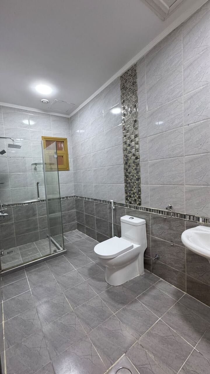 Kuwait City, Apartments, Flats, Houses & Villas, KWD 1100/month,  5 BR,  . Sq. Meter,  Basement Apartment With Private Entrance For Rent In Al-Siddiq.