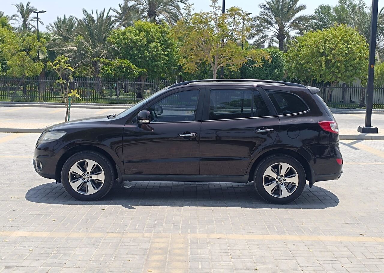Manama, Vehicles, Cars & Trucks , BHD 2700,  Hyundai Santa Fe,  2012,  Automatic,  173000 KM,  FULL OPTION