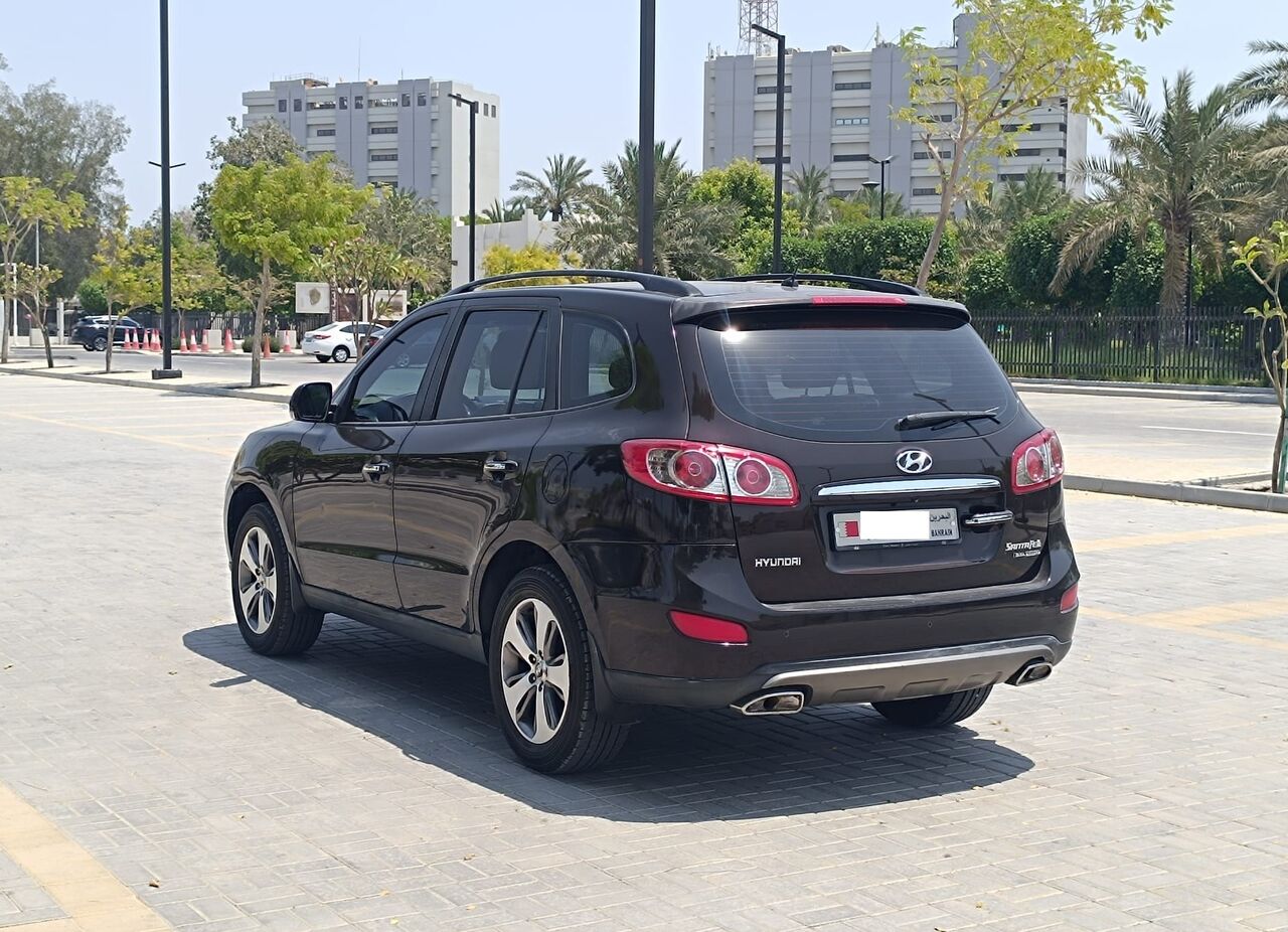 Manama, Vehicles, Cars & Trucks , BHD 2700,  Hyundai Santa Fe,  2012,  Automatic,  173000 KM,  FULL OPTION