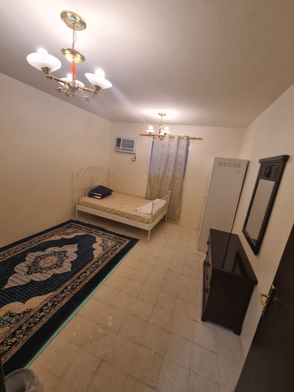 Riyadh, Rooms for Rent, SAR 1850/month,  Furnished,  Room Available For Rent In Family Apartment(Building)