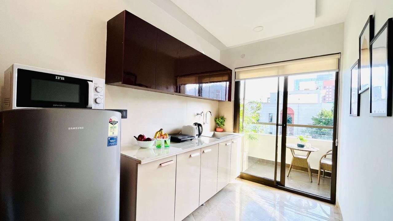 Gurgaon, Apartments, Flats, Houses & Villas, INR 4000/day,  Furnished,  Studio,  375 Sq. Feet,  Studio Apartment Dlf Cyber City