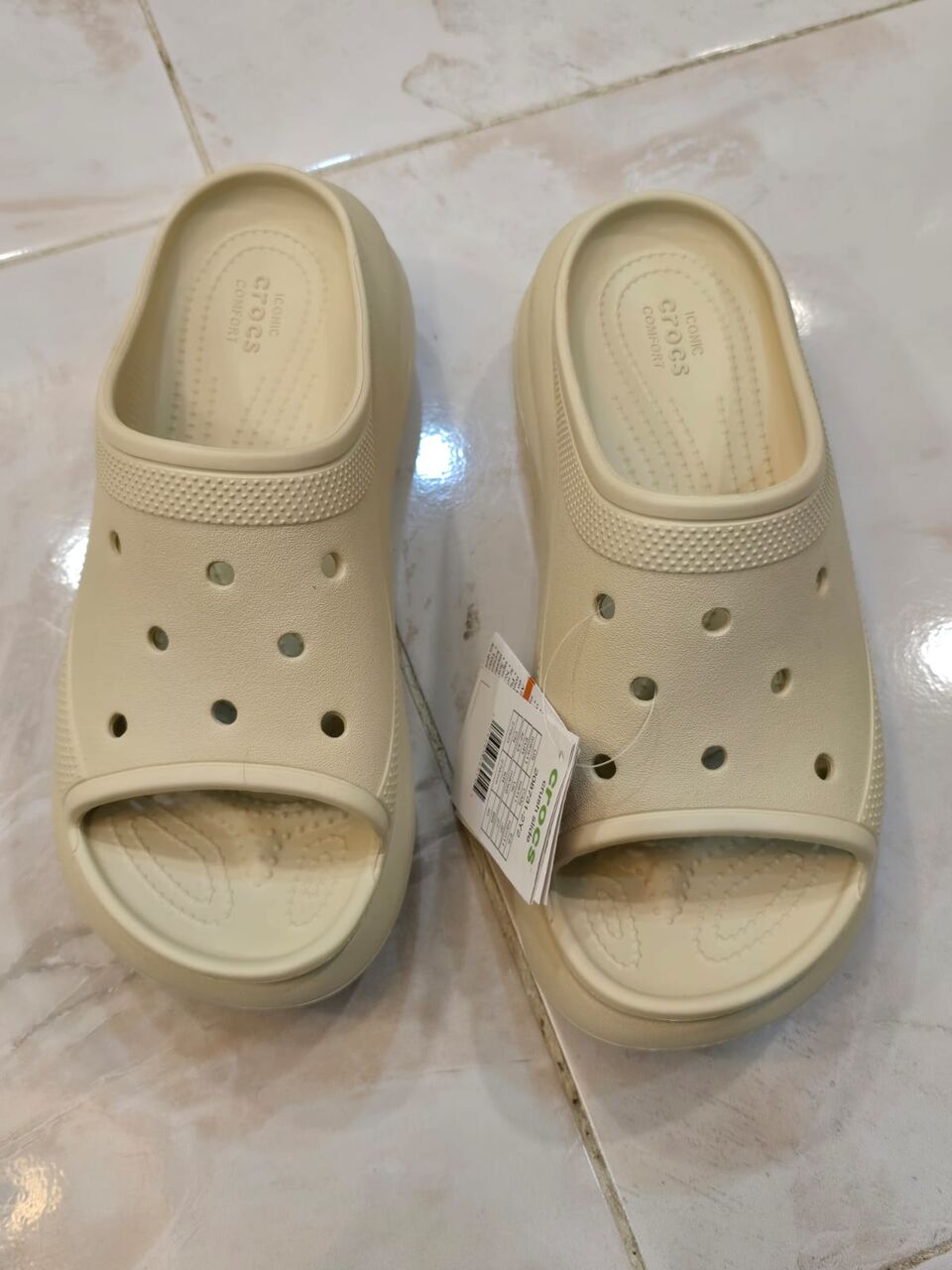 Jeddah, Household Items, SAR 175,  New Crocs Crush Slide Sleepers Size 42-43 With 6 Jibbitz Charms