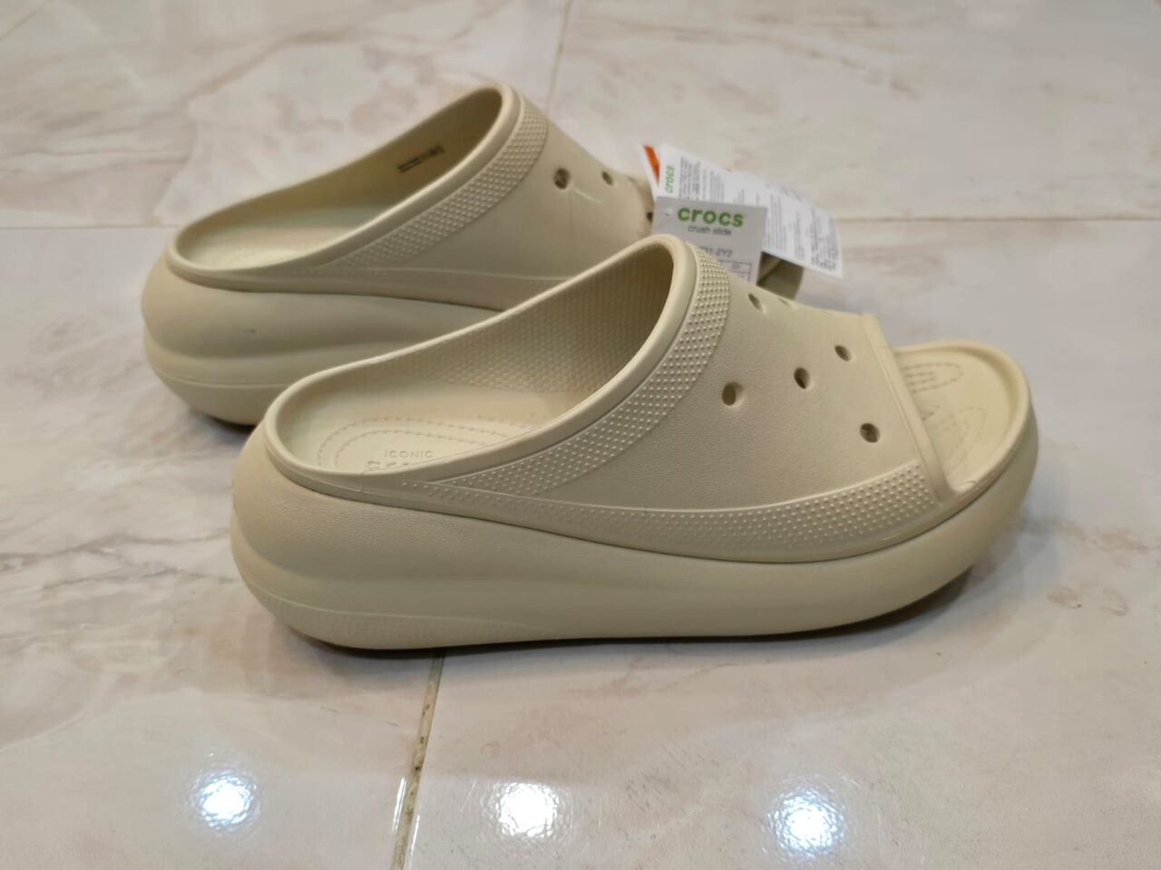 Jeddah, Household Items, SAR 175,  New Crocs Crush Slide Sleepers Size 42-43 With 6 Jibbitz Charms
