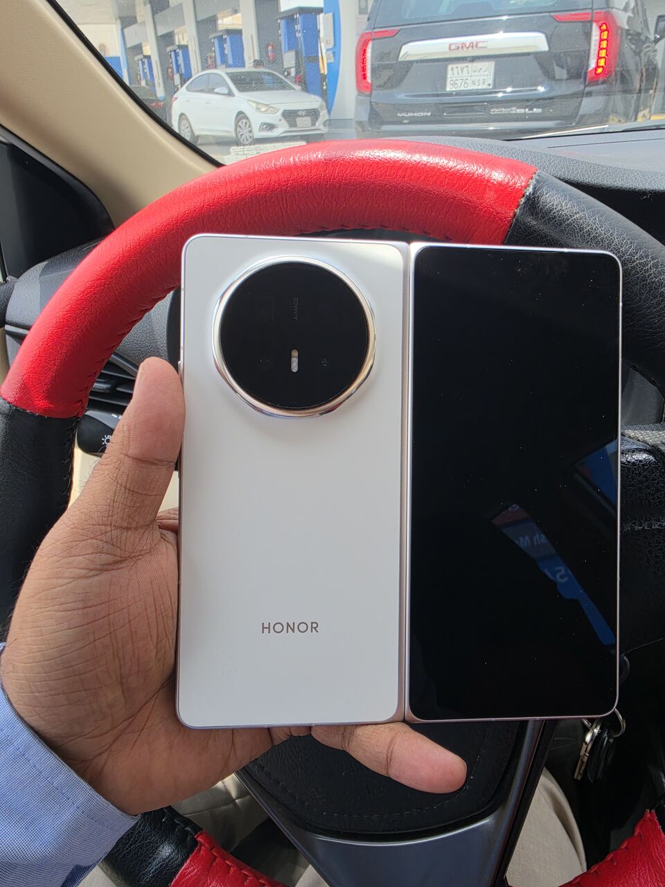 Al Izdihar, Mobile Phones, SAR 5200,  Honor Magic V6 Fold Only Used 20 Days 16gb 512gb