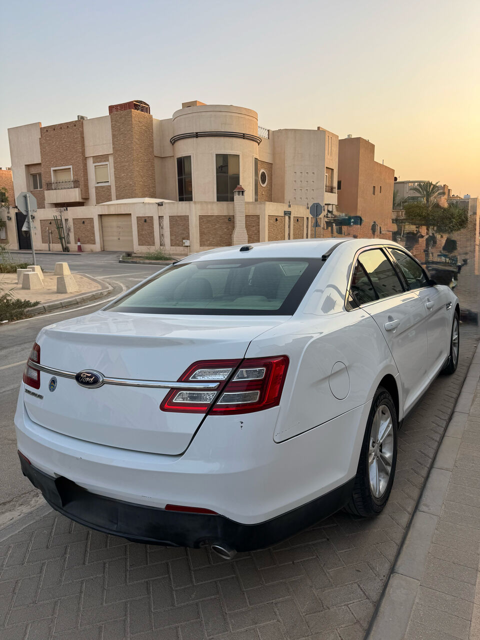 Riyadh, Vehicles, Cars & Trucks , SAR 39500,  Ford Taurus,  2014,  Automatic,  211400 KM,